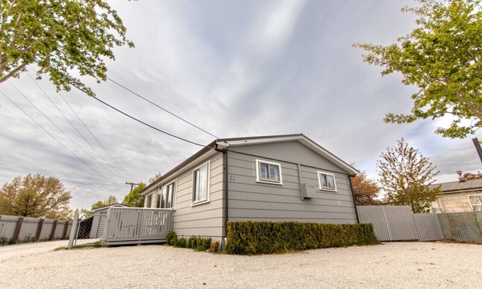 Twizel House | Riverside Cottage, Twizel.