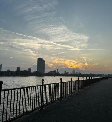 Island Gardens House | Riverside En suite Double Room E14