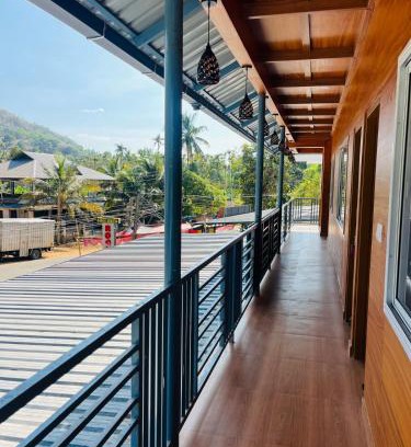 Mannarkkad Hotel | Riverside homestay