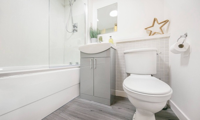 Central Aberdeen Apartment | Riverside Lodge - overlooking the River Dee