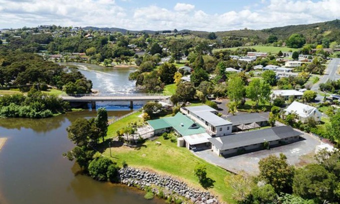 Haruru Hotel | Riverside Lodge Paihia