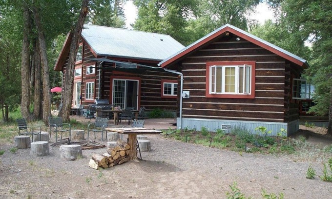 Alpine Village Cabin | Riverside Meadows Cabins