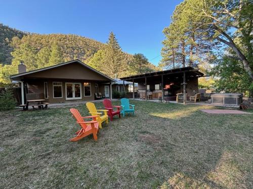 Ruidoso House | Riverside Retreat