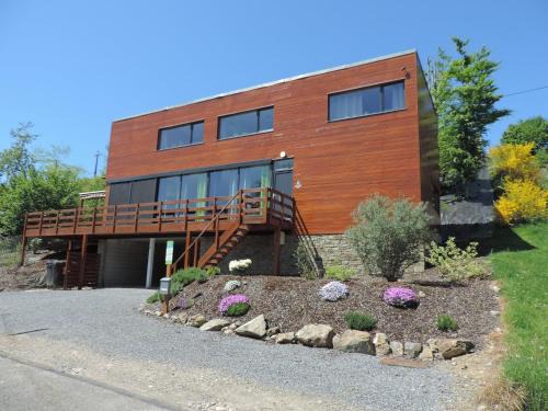 Coo House | Riverside Retreat with Sauna