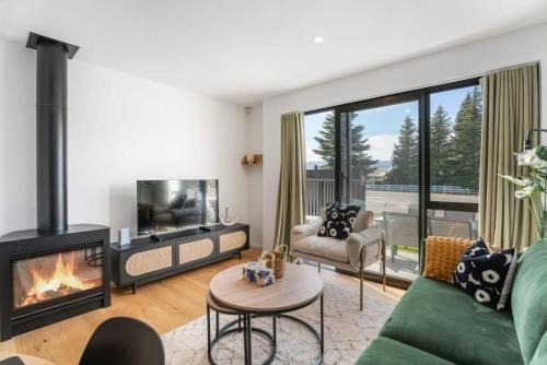 Albert Town Apartment | Riverside Terrace