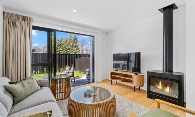 Albert Town Apartment | Riverside Vacations S
