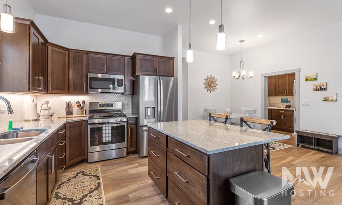 Coeur d'Alene House | Riverstone Home—7 Min Walk to Beach, Half Block to Trail, Enjoy Cruiser Bikes for Relaxing Rides!