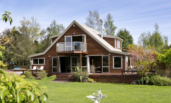 Turangi Cottage | Riverstone House - Turangi Holiday Home