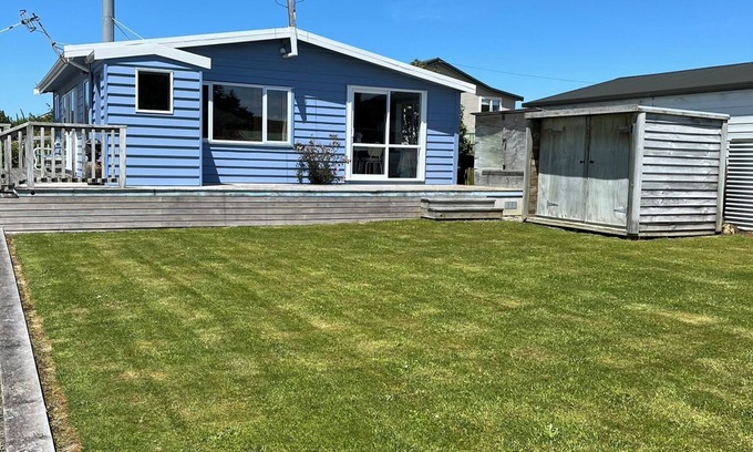 Riverton House | Riverton Retreat - get away from it all in a classic kiwi crib