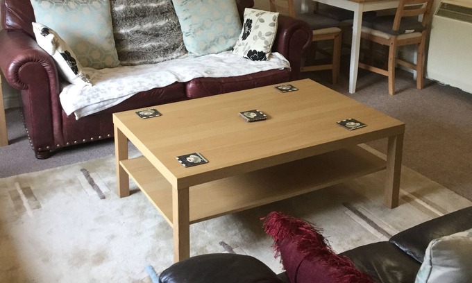 Tradeston Apartment | Riverview 2 Bedroom Apartment with ensuite facilities own parking space