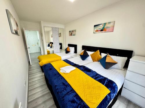 Island Gardens Apartment | Riverview Stunning Apartment 3Bedroom, 2Bathroom, Balcony, Parking