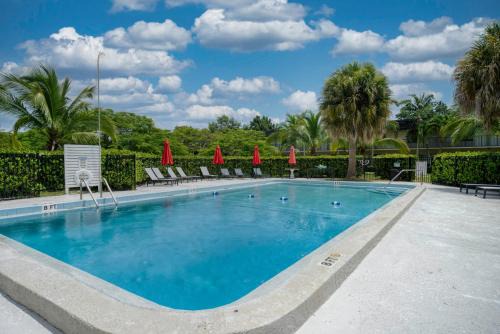 Jensen Beach Apartment | Riverwatch Apartments By Lowkl