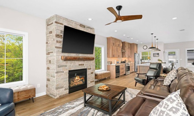 Duluth House | RiverWest at Spirit Mountain Oasis-Base Spirit Mtn-Brand New- Sauna-20% off Bike Rentals