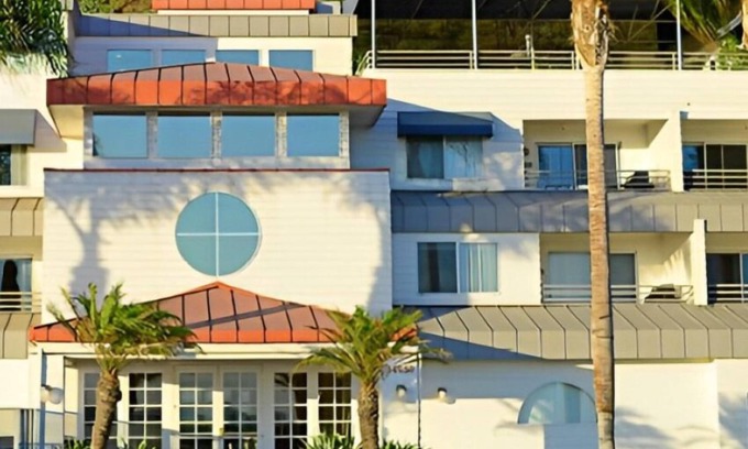 Capistrano Beach Condo | Riviera Beach & Shores Resort 1 bedroom · Capistrano Beach, Stylish One Bedroom Suite!