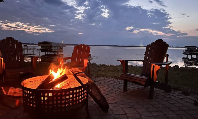 Osakis Villa | Rizzy's on the Lake
