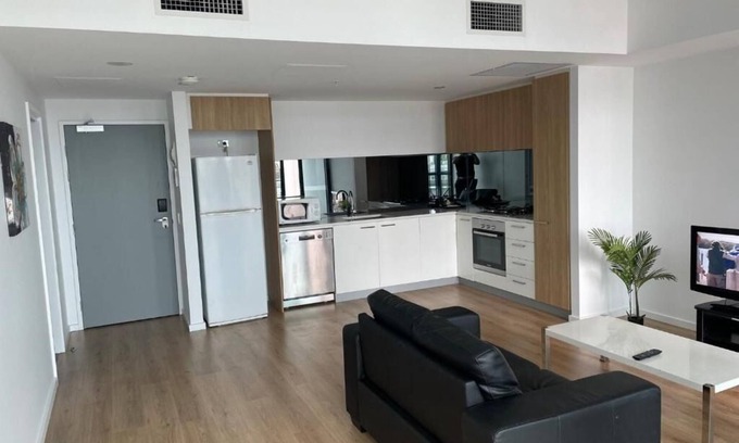 Adelaide Central Business District Apartment | RNR on Franklin-Triple Room with Balcony
