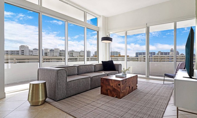 Sunny Isles Beach Apartment | Roami at Sunny Isles