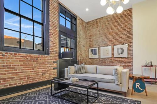 Arts/Warehouse District House | Roami at The Lola Group Friendly #69