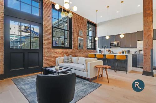 Arts/Warehouse District House | Roami at The Lola Group Friendly #73