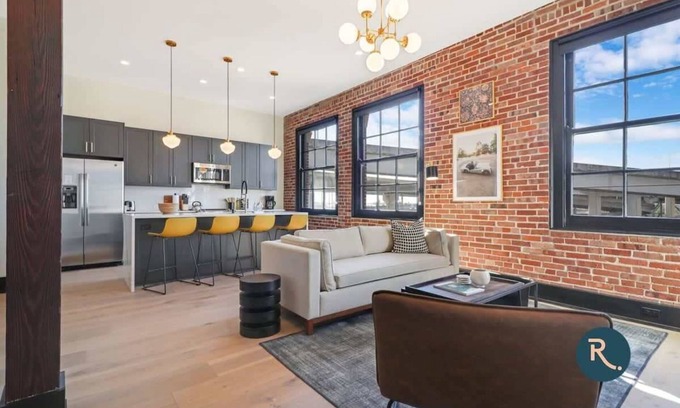 Arts/Warehouse District House | Roami at The Lola | Group Friendly | 7 Bed Combo