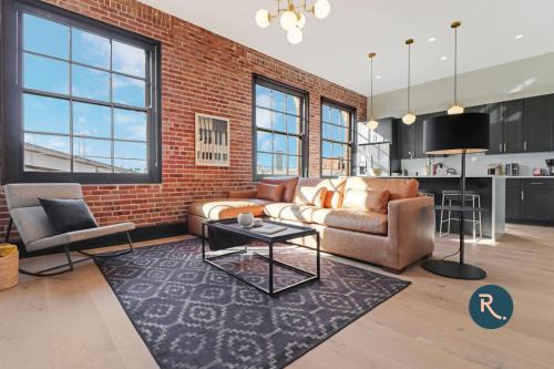 Arts/Warehouse District House | Roami at The Lola Near French Qtr #29