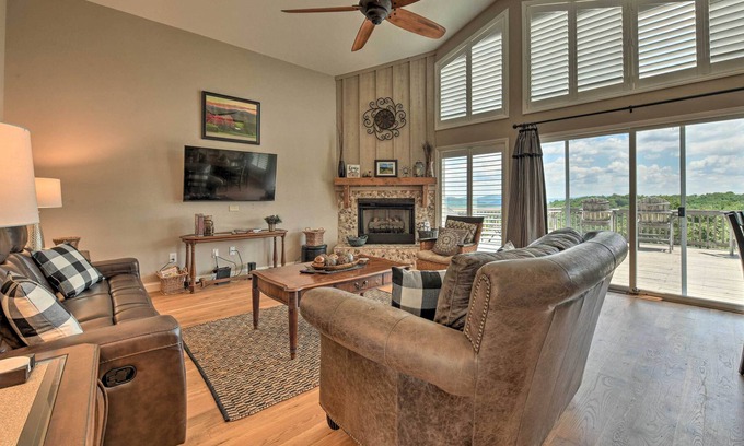 Roaring Gap House | Roaring Gap Home w/ Pool Access & Mountain Views!