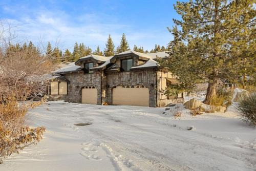 Boulder Bay House | Roaring Lion Lakefront Lodge