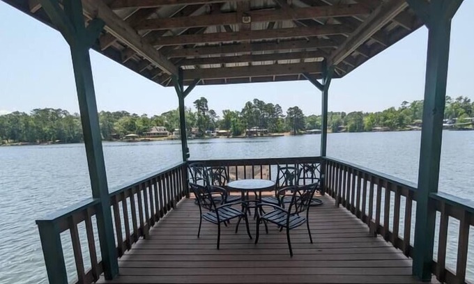 South Toledo Bend House | Robbins Nest Toledo Bend