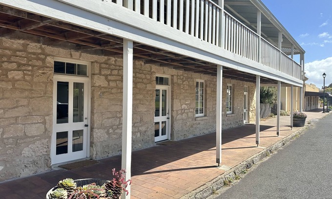Waterhouse House | Robe Terraces 3 - Located right in the heart of Robe.