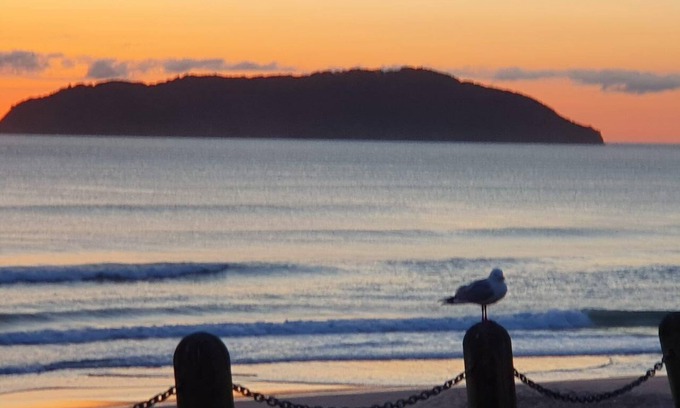 Tairua House | Roberts Beach Escape in Tairua is 3-5 minute walk from the beach