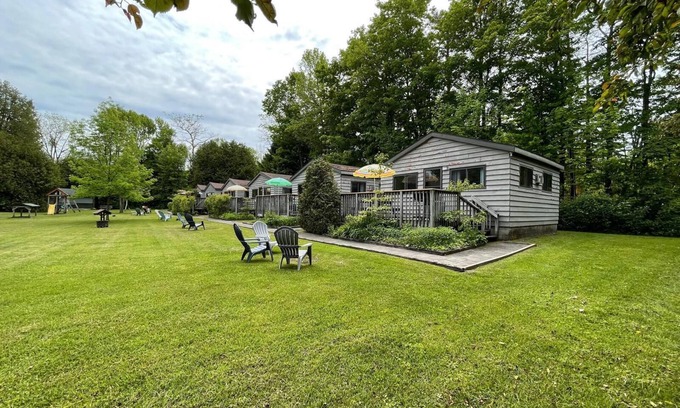 Hope Bay Cottage | Robin-Cedar garden Cozy Cottage #1 for a relaxing retreat