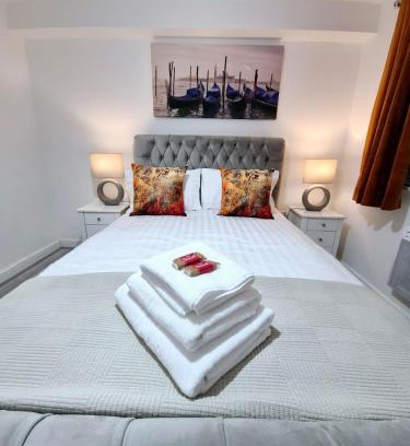 Stratford and New Town House | Robinhuts Views Apartments