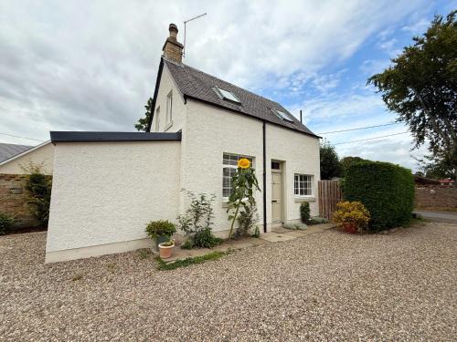 Rattray House | Robins Nest Cottage