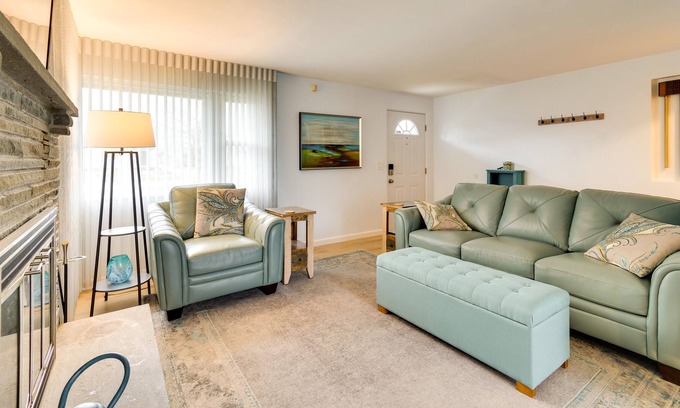 North Greece House | Rochester Family Home - Walk to Lake Ontario!