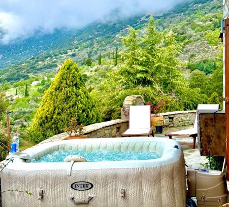 Arachova Ski Chalet | Rock Dandy Deluxe Chalet in Arachova - Delphi, Sauna, Prv Parking, Amazing View