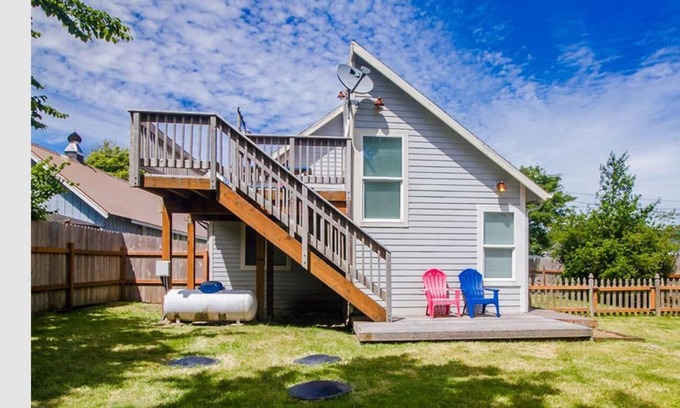 Ocean Park House | Rock Lobster Cottage - Dog friendly and a great location!!