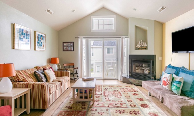 Rockaway Beach House | ROCKAWAY TOWNHOUSE – 100 STEPS TO THE BEACH!