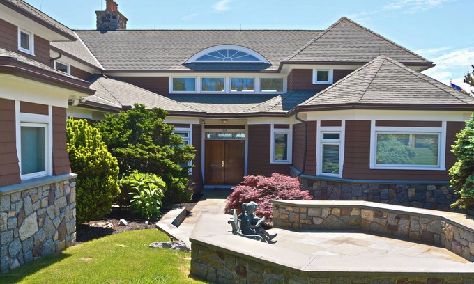 Marblehead House | Rockcleft by the Sea: Stunning Oceanfront Mansion Offers Luxury, Comfort, Views