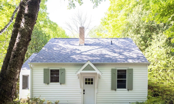 Baileys Harbor House | Rockledge Cottage, Cozy Private Cottage situated on a Rock Bluff overlooking Lake Michigan