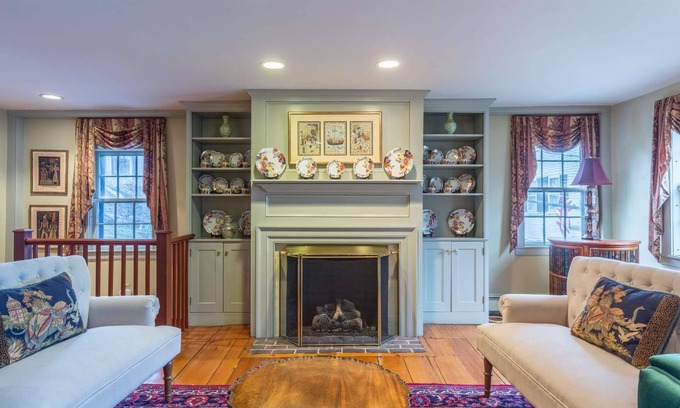 Marblehead House | Rockmere Inn: USA 250 Years - Stay in Historic Cozy Harbor Home & Town!