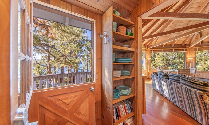 Brockway Cabin | Rockpile Treehouse | Adventurous Living with Lake Views