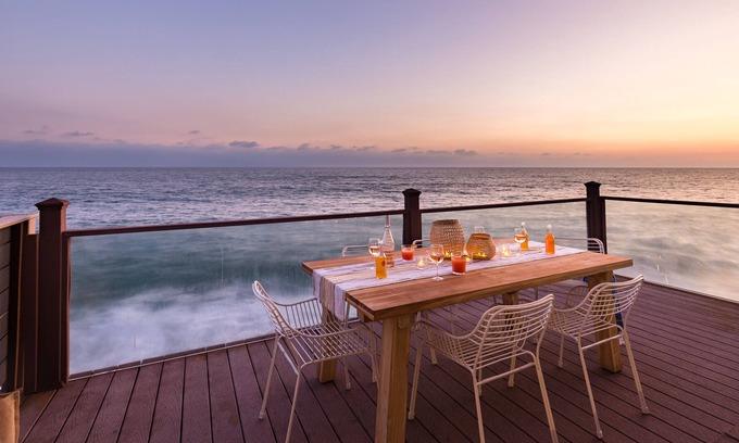 Los Angeles County House | Rockpoint by AvantStay | Beachfront Home w/ Ocean Views & Private Beach Access