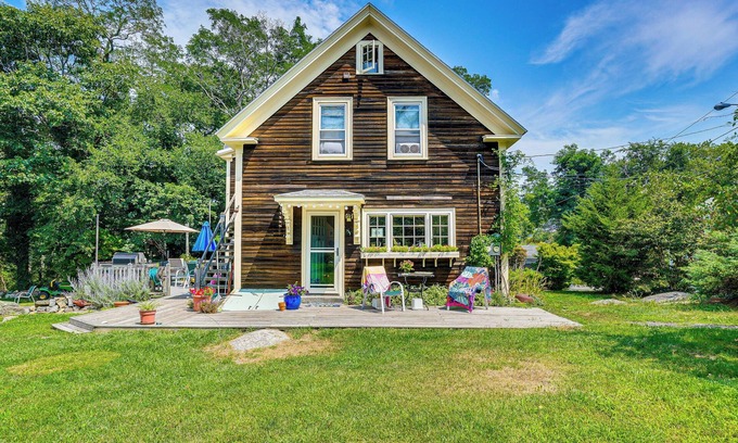 Rockport Apartment | Rockport Retreat: 1 Mi to Halibut Point State Park