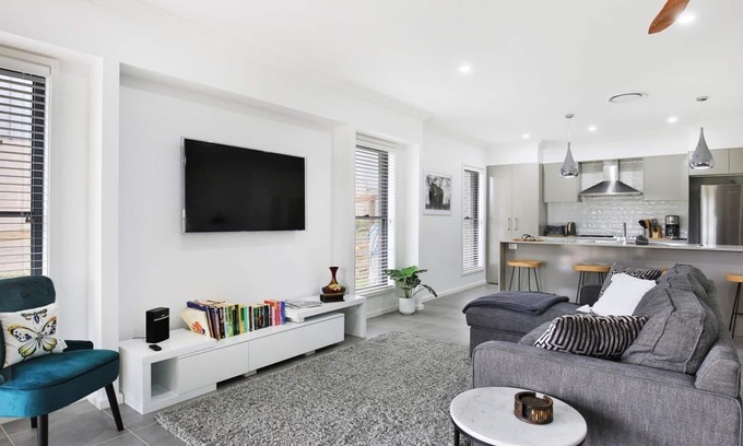 Bundanoon House | Rockwall - Pet-Friendly - Fire Pit