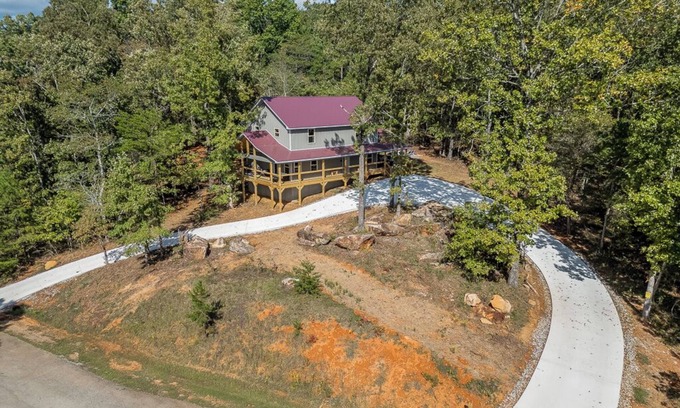 Cleveland Cabin | Rocky Ridge - Pet friendly 5 Bedroom Cabin in Helen Georgia