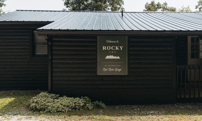 Stanton Cabin | "Rocky Top" - Cozy RRG Cabin