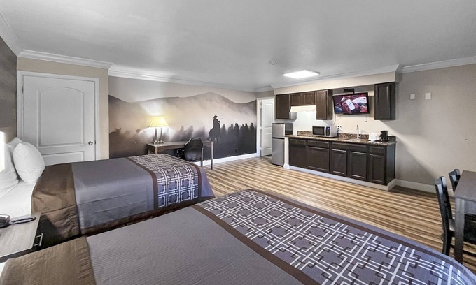 Clovis Hotel | Rodeo Lodge
