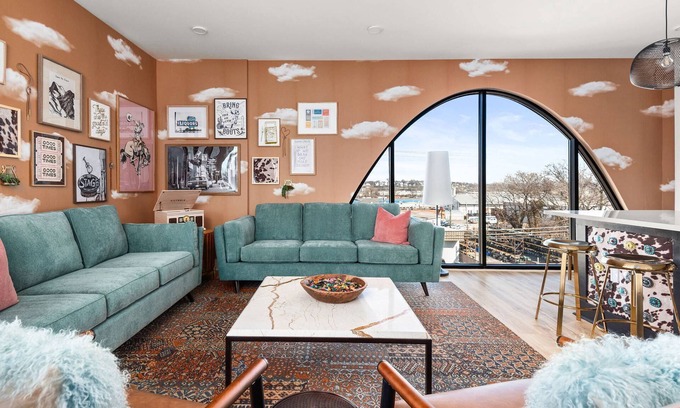 Nashville Apartment | Rodeo Retreat at Neo ~ New Penthouse ~ 1 Mile to Downtown/Broadway ~ 5 Beds ~ Gym ~ Outdoor Space