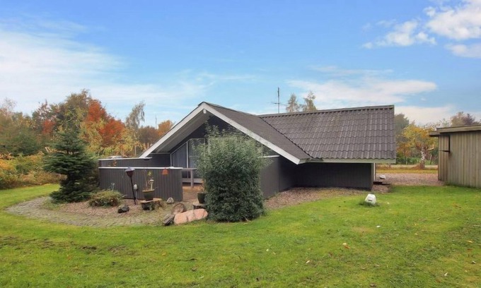 Næsby Strand House | "Roderich" - 400m from the sea by Interhome