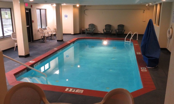 Austell Hotel | Rodeway Inn At Six Flags